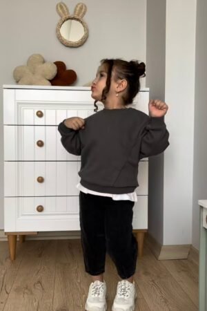 Wide leg joggers with a stretch waistband