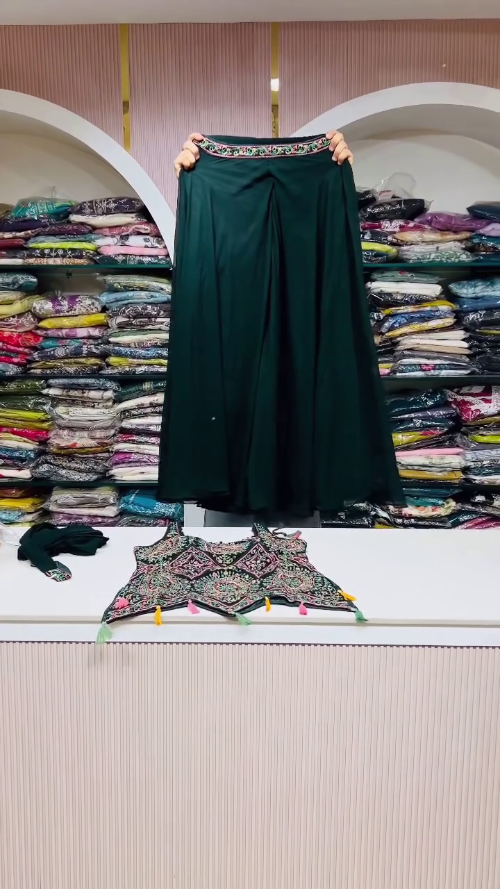 WOMEN'S Georgette Semi-Stiched lehnga - Image 5