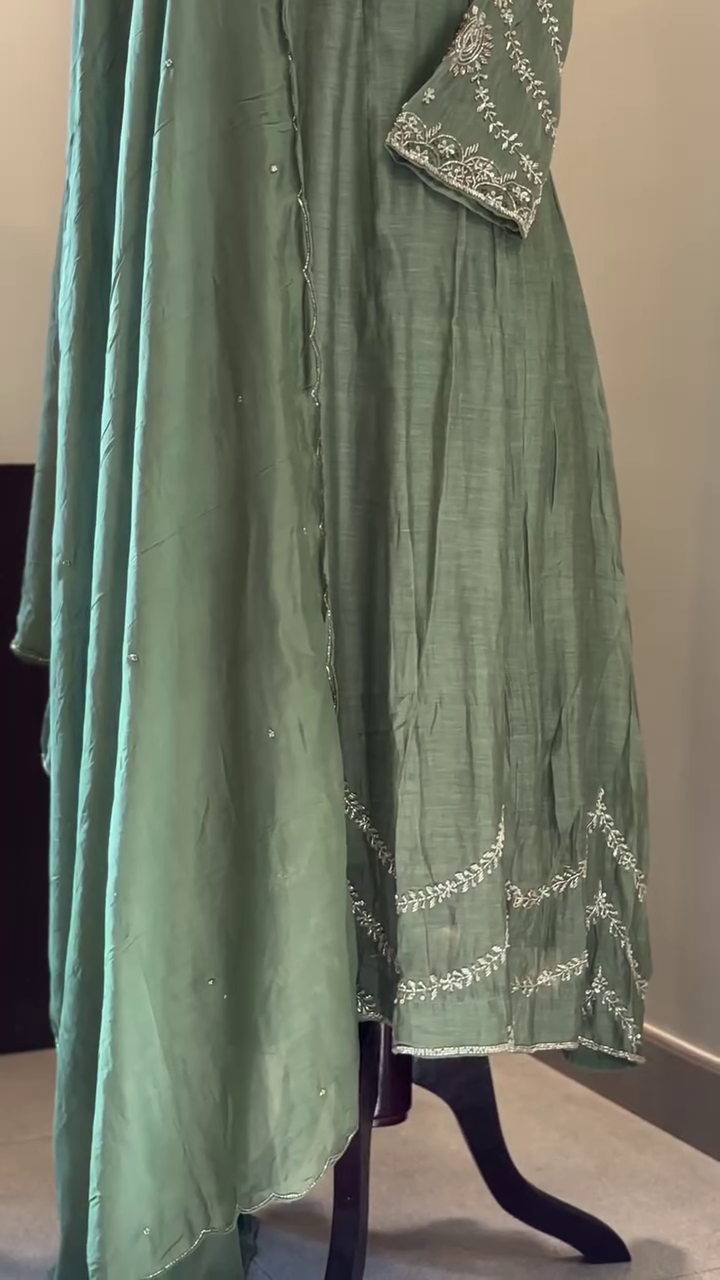 Silk Embroidered Kurta Set with Duptta for Women - Image 3