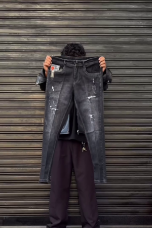 Men Lightly Washed Distressed Slim Fit Jeans