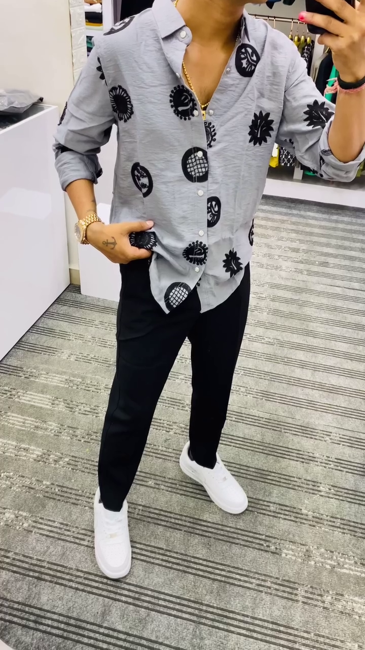 Men Smart Slim Fit Spread Collar Geometric Printed Casual Shirt